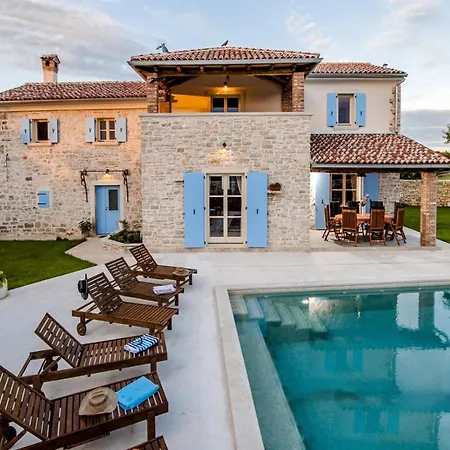 Exclusive Tomani With Private Pool Krmed