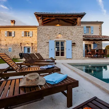 Exclusive Tomani With Private Pool Krmed