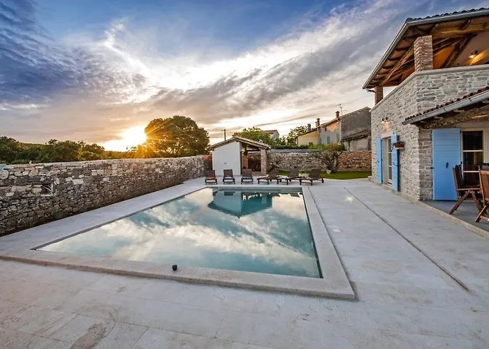 Exclusive Tomani With Private Pool Villa *