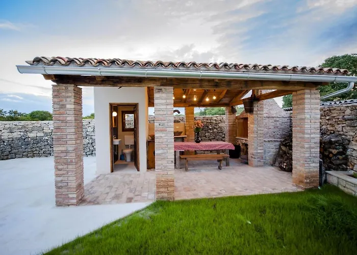Exclusive Tomani With Private Pool Villa Krmed