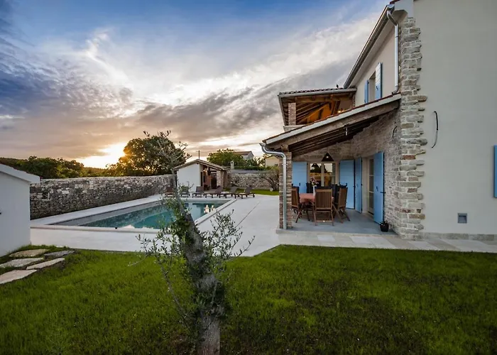 Exclusive Tomani With Private Pool