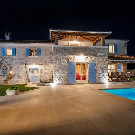 Exclusive Tomani With Private Pool Villa *